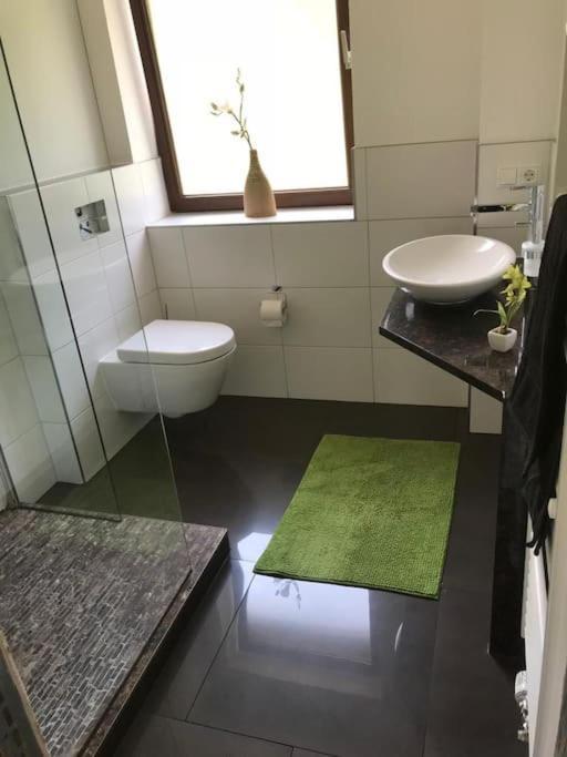 본 Ein Zuhause Mit Schonem Garten 아파트 외부 사진